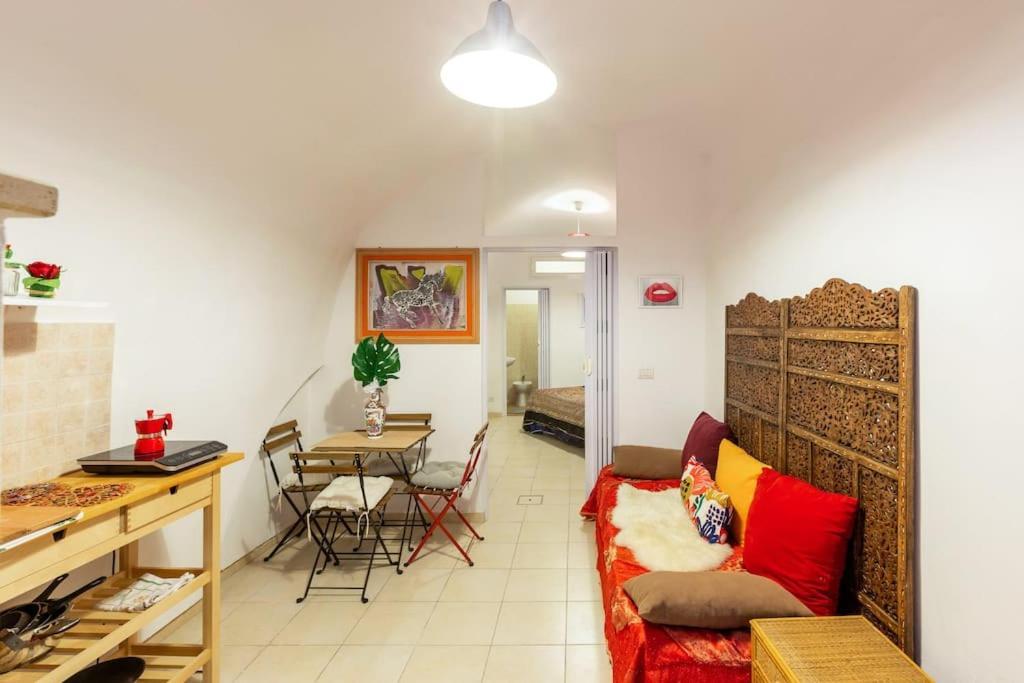 Appartamento Charming Old Town House Bari Esterno foto