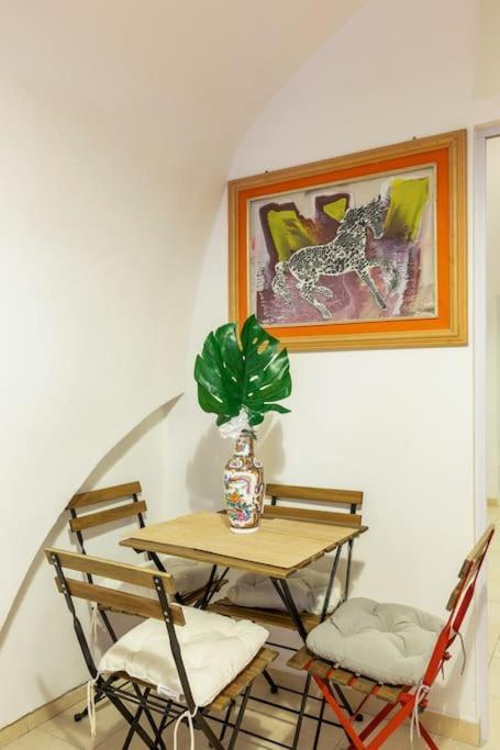 Appartamento Charming Old Town House Bari Esterno foto