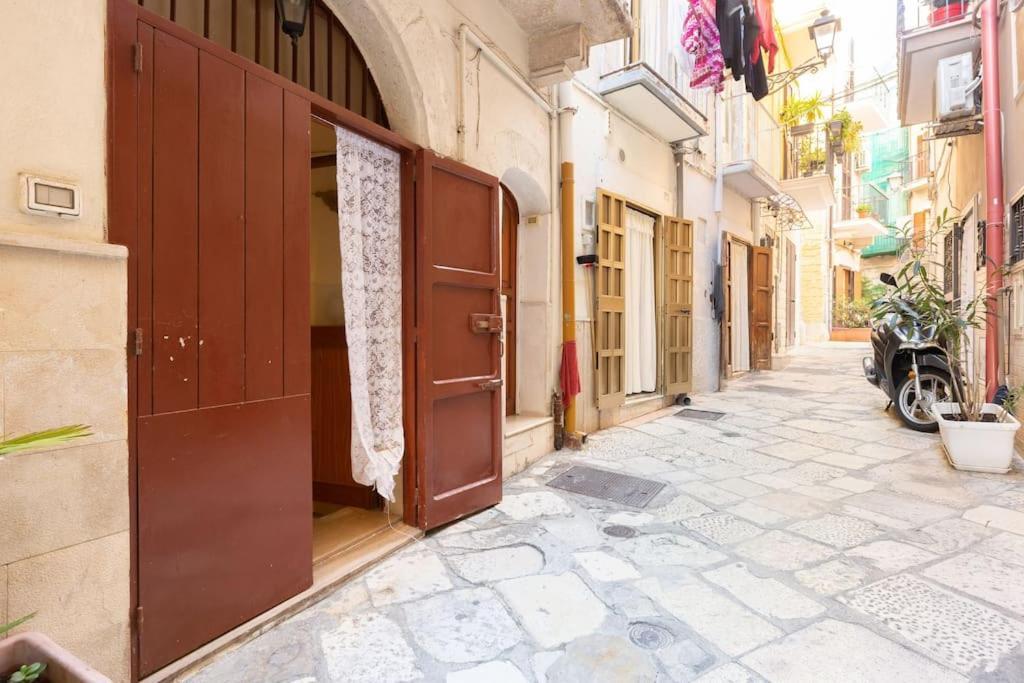 Appartamento Charming Old Town House Bari Esterno foto