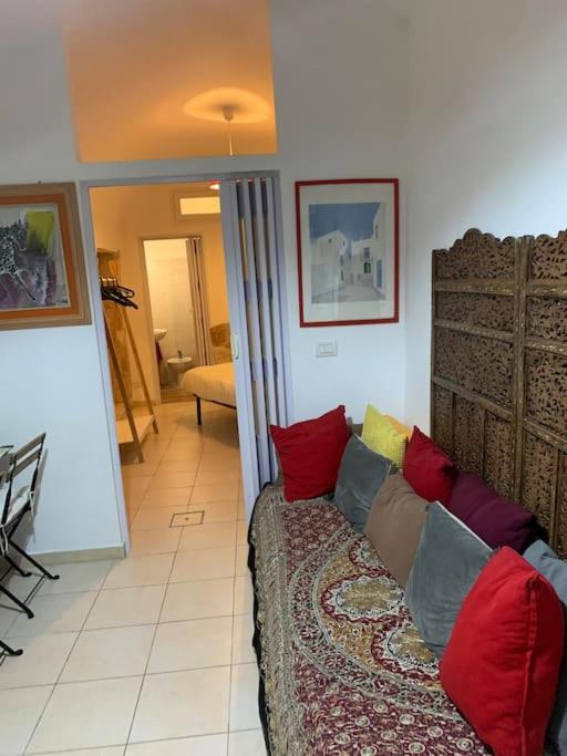 Appartamento Charming Old Town House Bari Esterno foto
