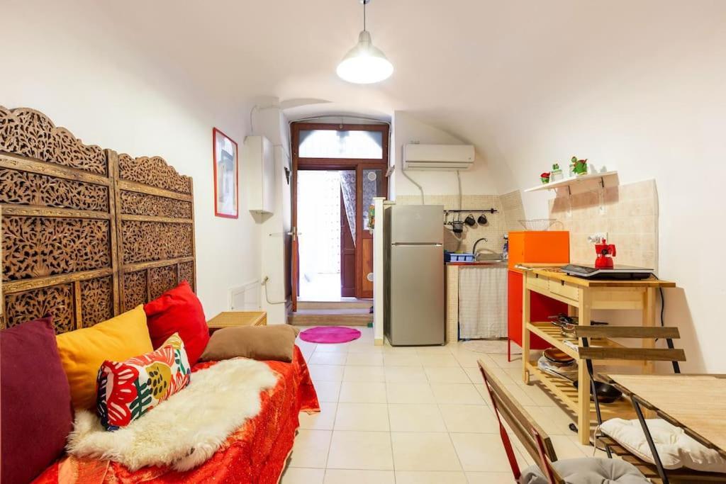 Appartamento Charming Old Town House Bari Esterno foto