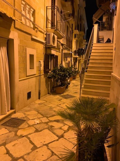 Appartamento Charming Old Town House Bari Esterno foto
